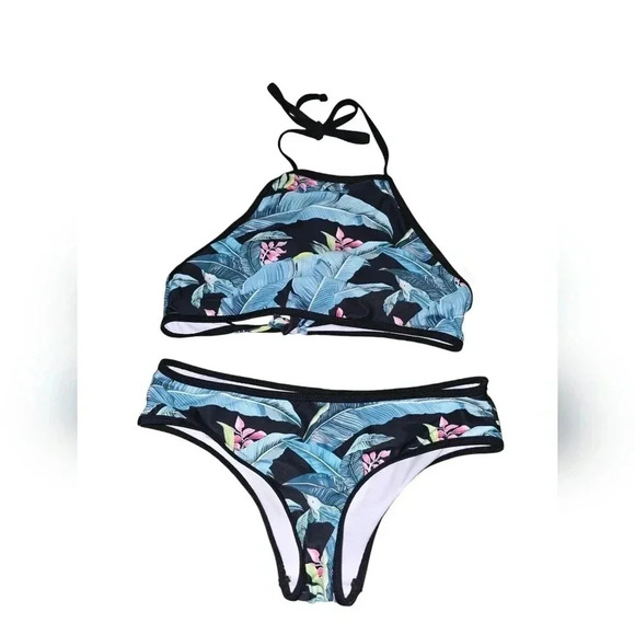 Womens size medium 2 piece swimsuit in good condition! - Picture 1 of 3